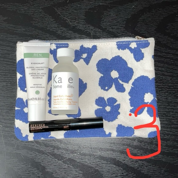 Ipsy bag with 3 makeup products - Picture 4 of 11